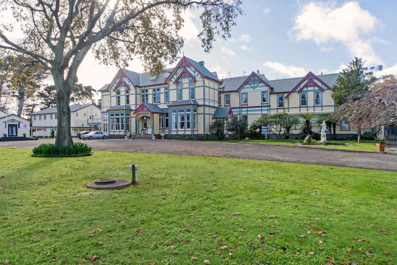 Highden Manor Estate Hotel Palmerston North Exterior photo