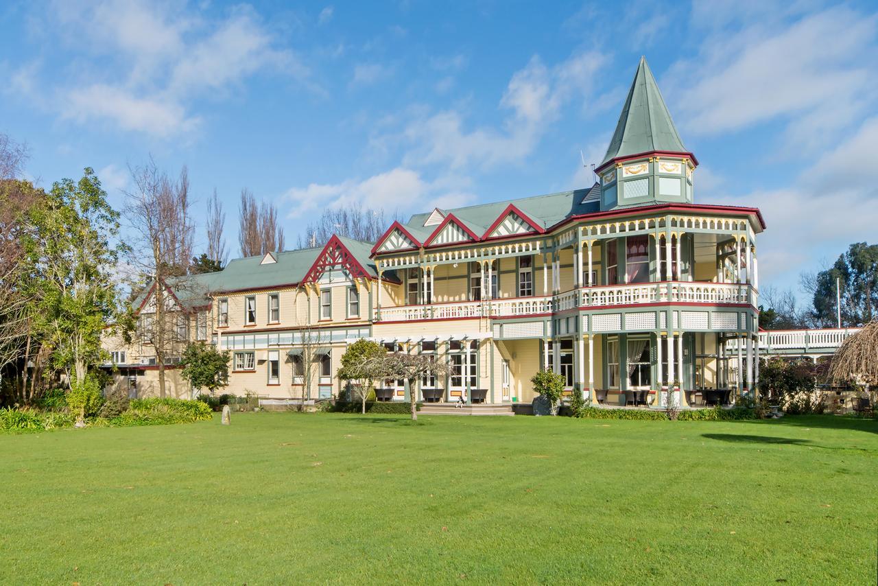 Highden Manor Estate Hotel Palmerston North Exterior photo