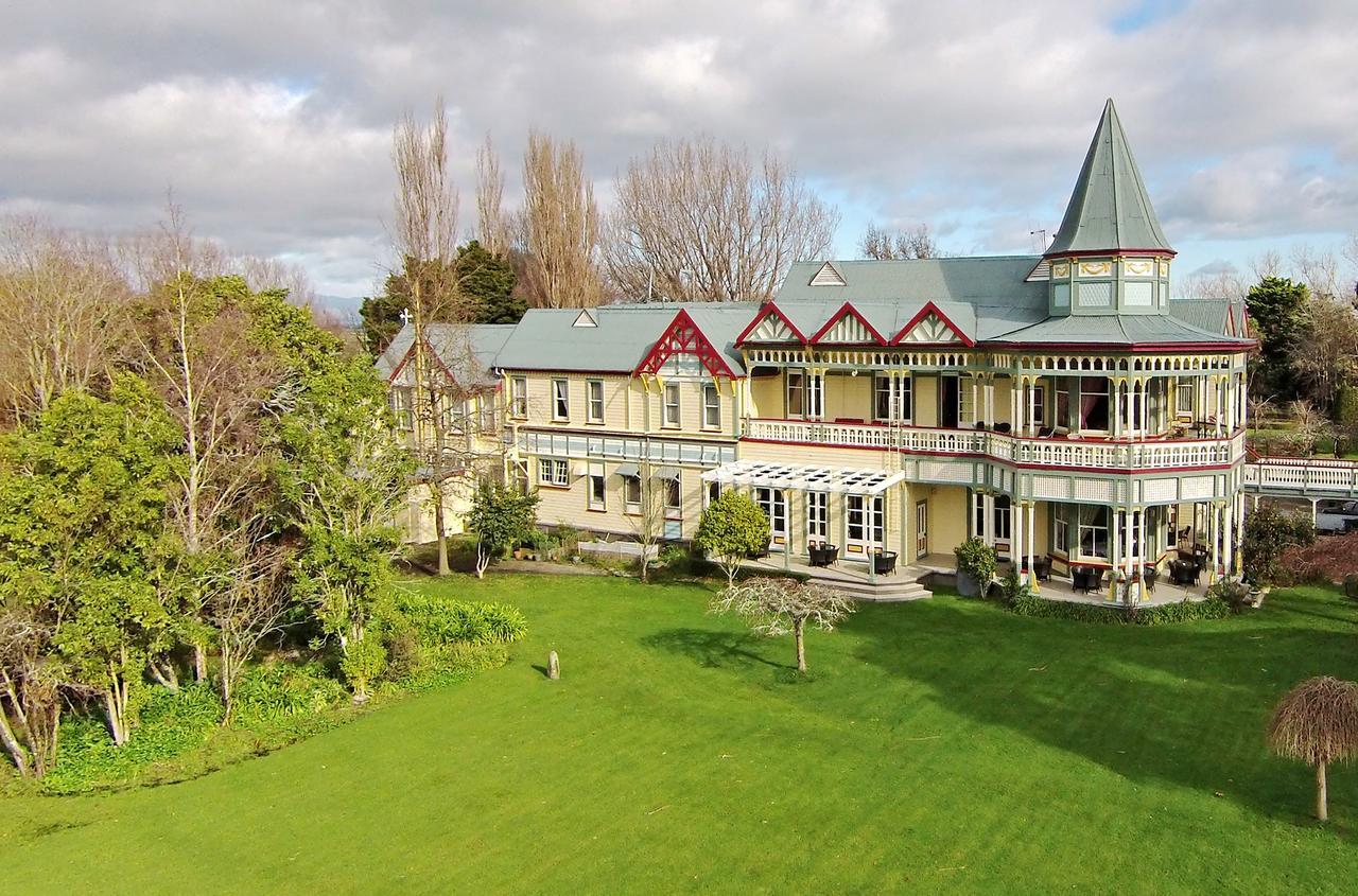 Highden Manor Estate Hotel Palmerston North Exterior photo