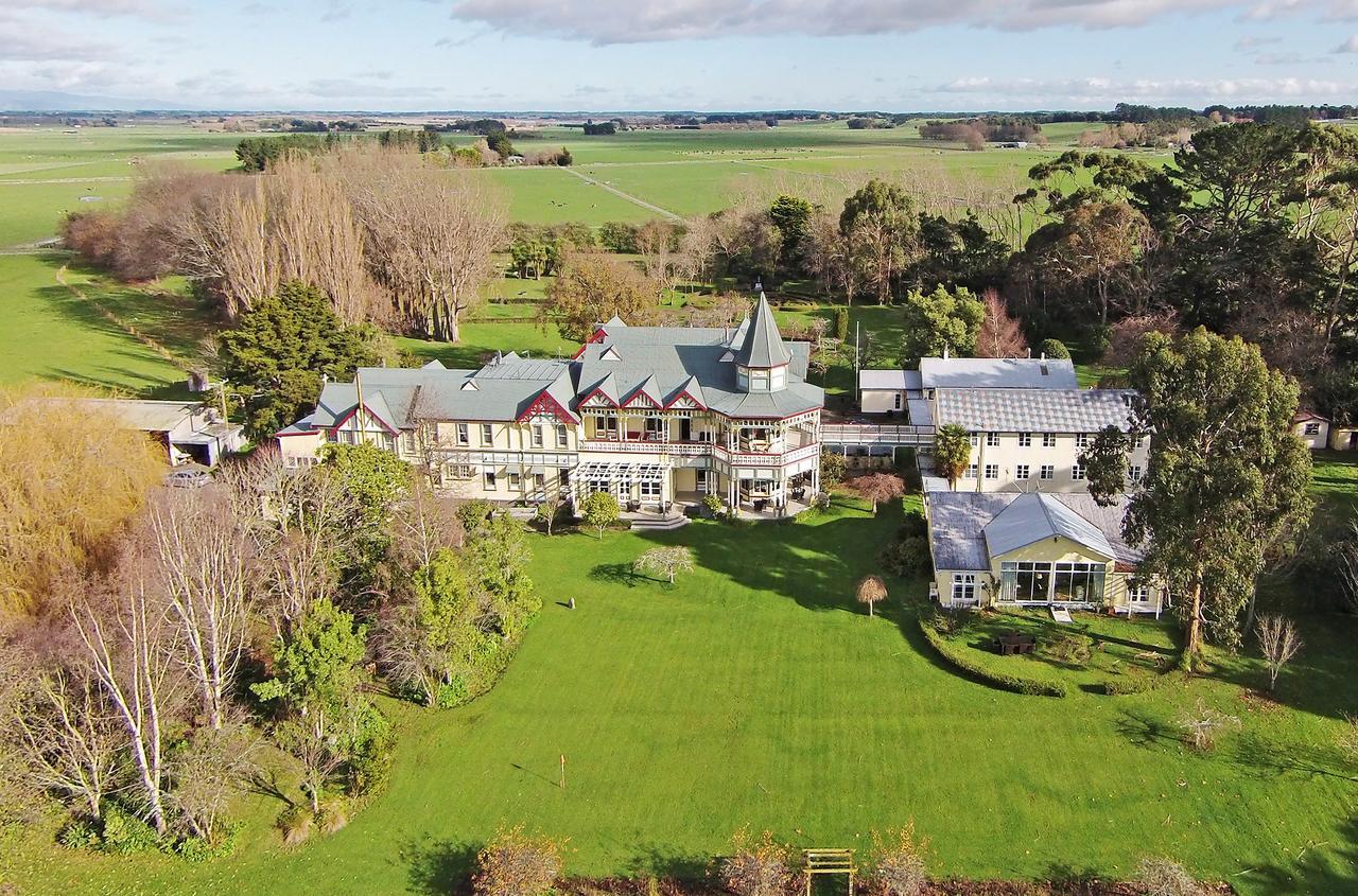 Highden Manor Estate Hotel Palmerston North Exterior photo