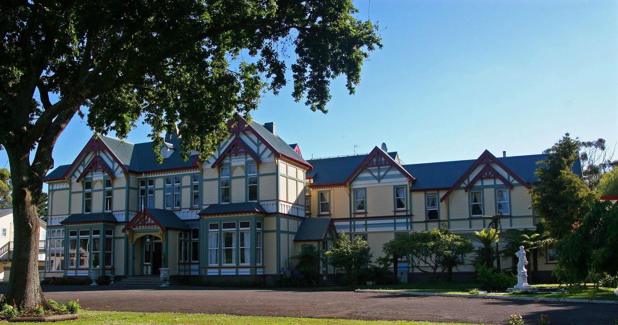 Highden Manor Estate Hotel Palmerston North Exterior photo